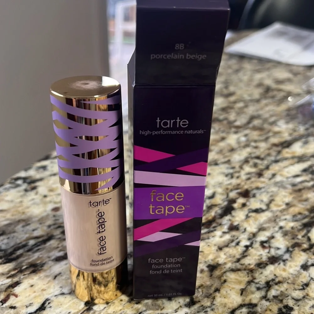 💕🌙HP! Tarte Porcelain Beige Face Tape Foundation